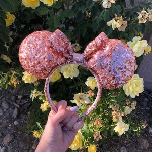 Sequined Minnie Mouse Ears 🐭💓
